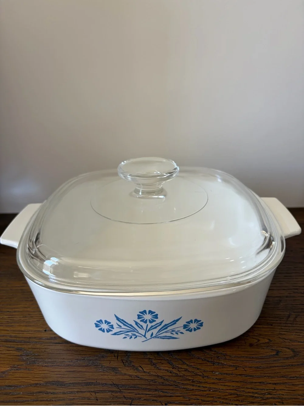 Corningware Vintage Blue/White 2 Quart Casserole Dish with Glass Lid.